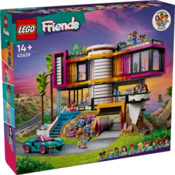 42639 | Andrea's Modern Mansion