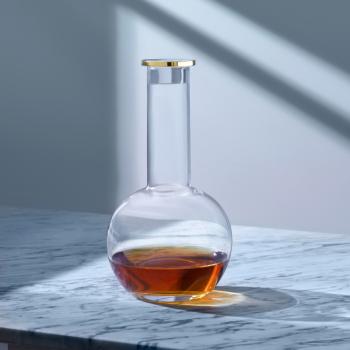 L.S.A. | G1715-54-943 | Luca Decanter & Stopper 1,5 liter Gold