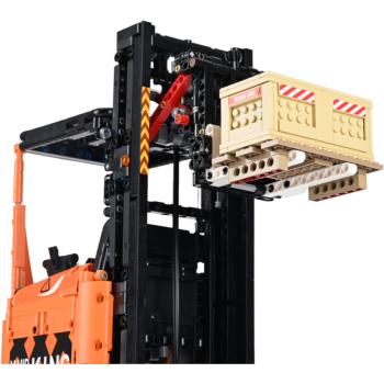 Preview: 17040 | Reach Truck Orange