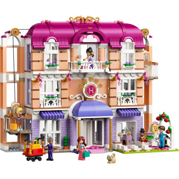 42704 | Heartlake City Grand Hotel