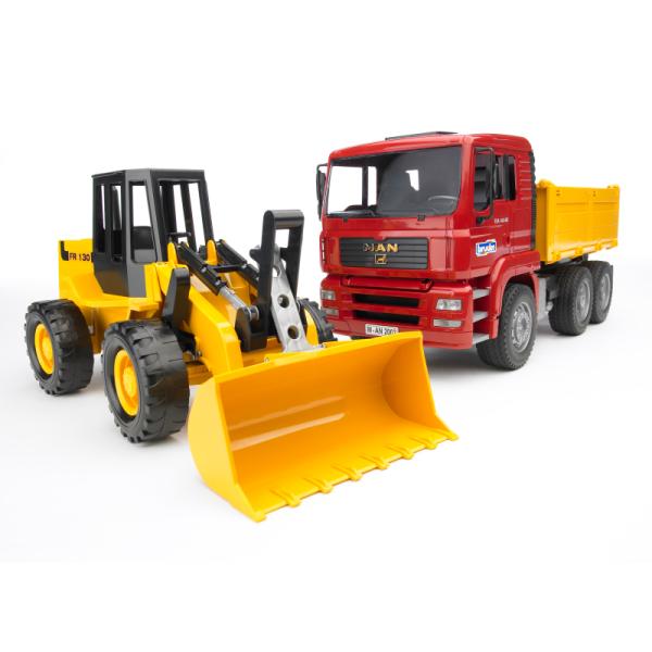 02752 | Construction Truck With Articulated Road Loader