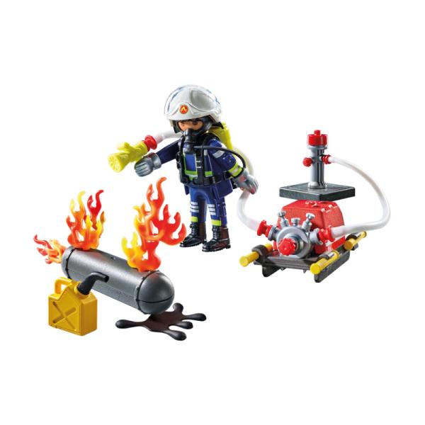 71826 | Firefighter with Water Pump
